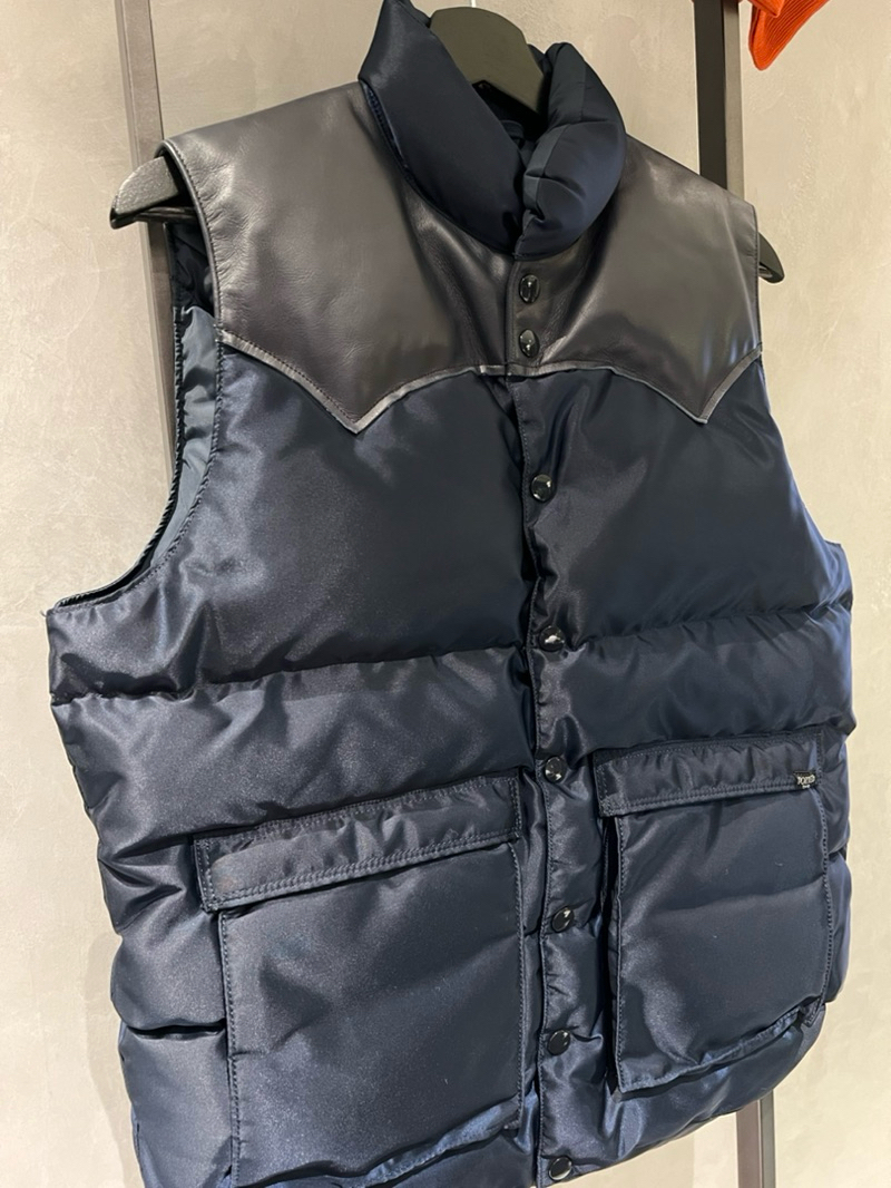 ポーター beamsダウンベスト サイズ40 黒 BEAMS（ビームス）の「ROCKY MOUNTAIN FEATHERBED×PORTER×BEAMS