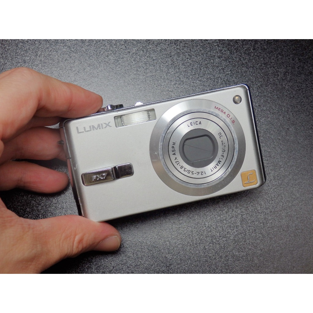 Panasonic LUMIX DMC-FX7 - デジタルカメラ