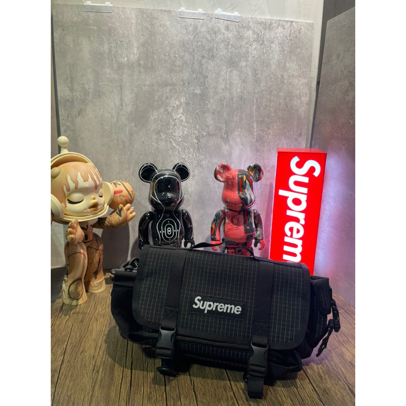 Supreme 24SS Mini Duffle Bag 格紋3M反光圓筒包黑色| 蝦皮購物