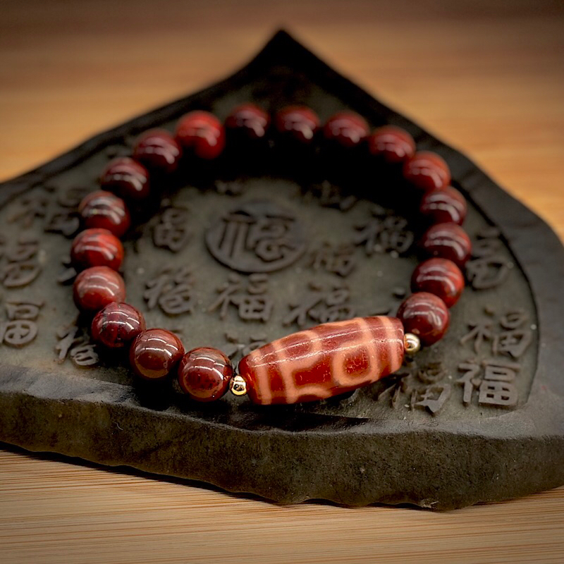 中国古美術・藏區回流・紅肉蓮花三眼天珠・文殊菩薩・天然石・瑪瑙・闢邪消災・根付 西藏回流真品老天珠稀有紅肉特殊圖騰六瓣蓮花玉化皮殼風化蓮花天珠蓮花