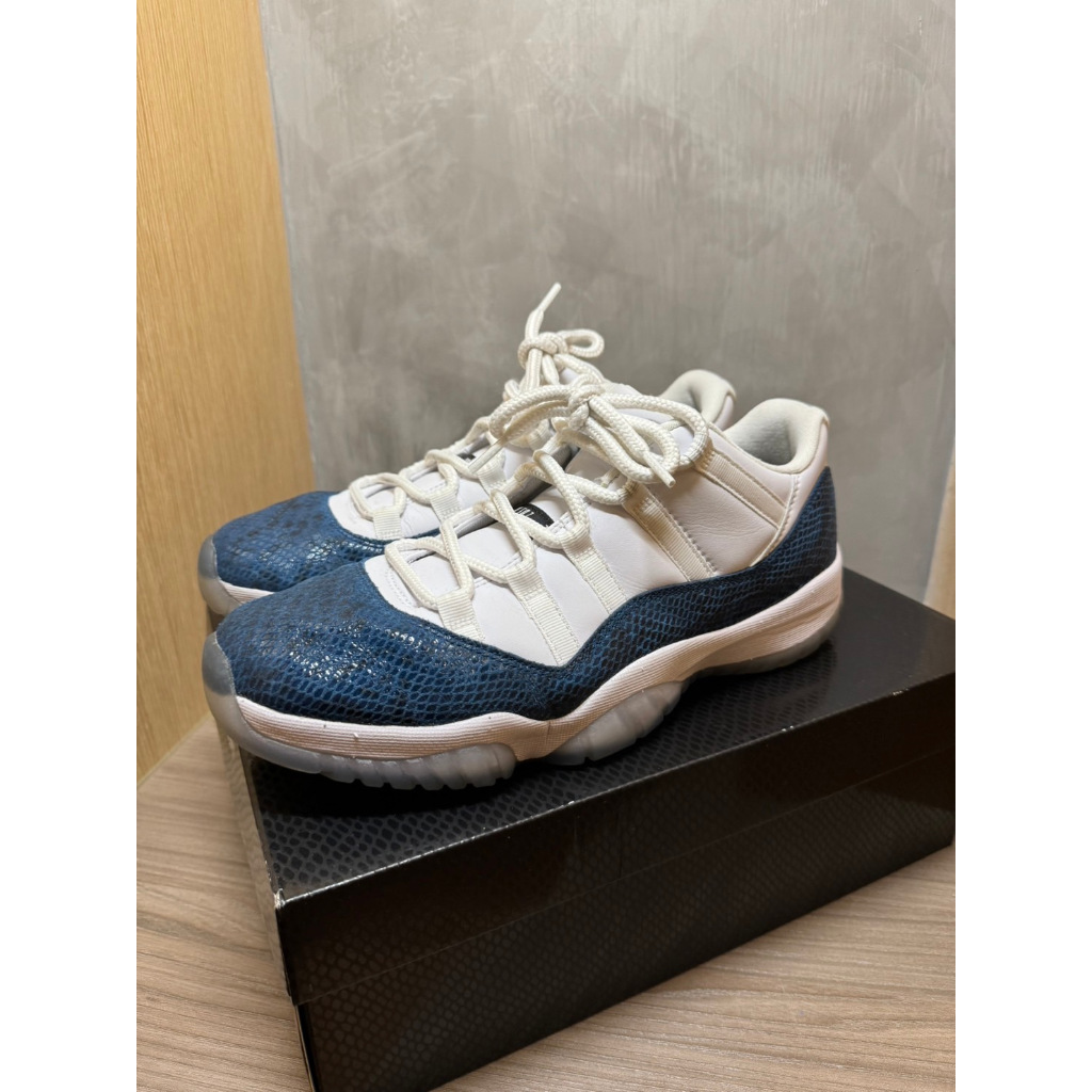 二手美品AIR JORDAN 11 RETRO LOW 白藍蛇紋AJ11 低筒CD6846-102 US9.5