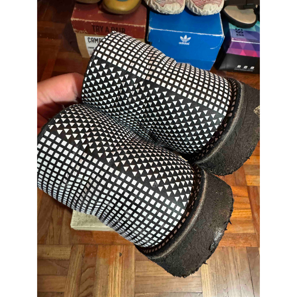 【古著】Clarks ORIGINALs x Patternity 幾合時尚 沙漠靴 黑白 ps5 方形 三角 圓型 | 蝦皮購物