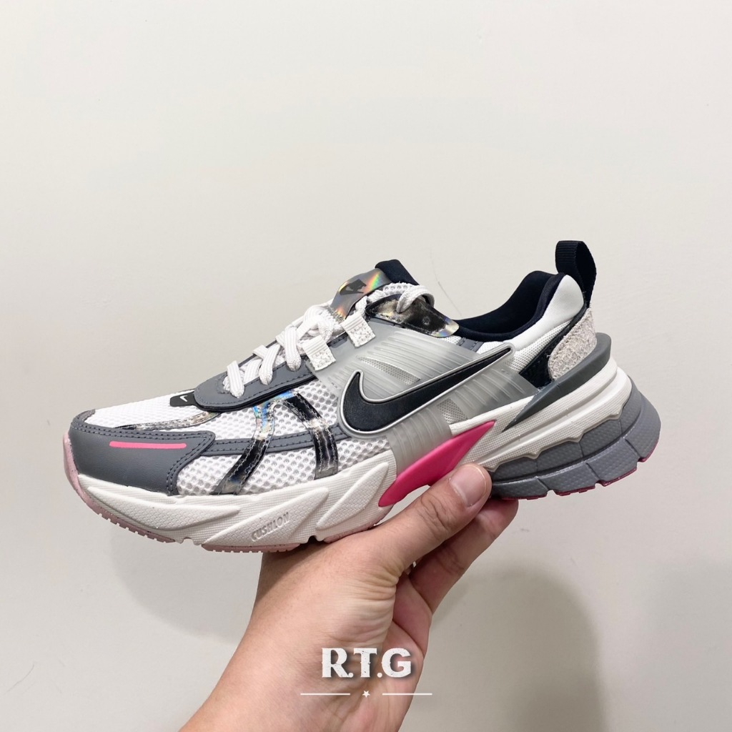 RTG】NIKE W V2K RUN 灰黑紫復古老爹鞋拼接網眼透氣女鞋FZ5061-100