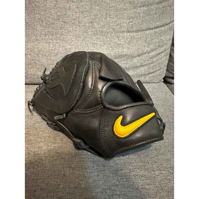NIKE 反手少年用投手手套岩隈久志model | 蝦皮購物