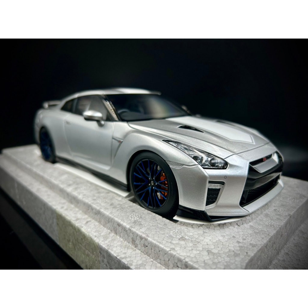 ファースト18 1/18 R35GT-R 2017(シルバー)カスタム ファースト18 1/18 R35GT-R 2017(シルバー)カスタム - おもちゃ