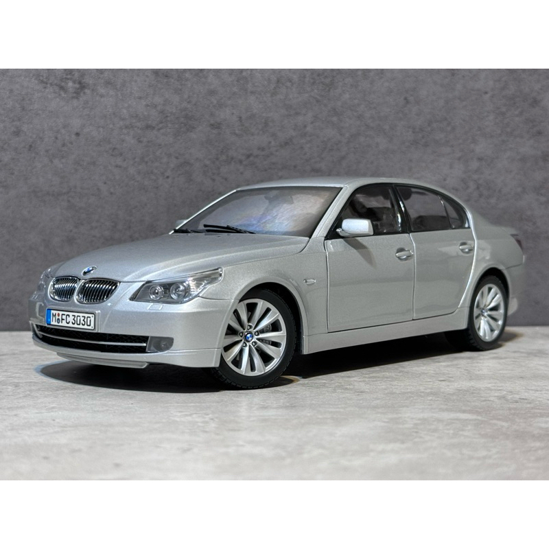 BMW 5er E60 ミニカー 京商 Kyosho ディーラー別注 18 お歳暮 2024 ミニカー E60 5er BMW 京商 18 ディーラー別注