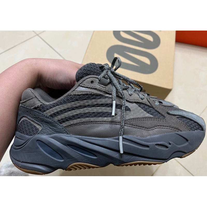 adidas YEEZY Boost 700 Utility Black 29.5cm FV5304-