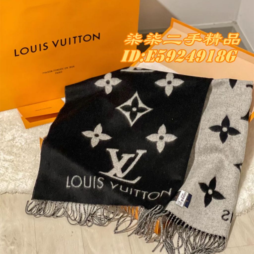 Shop Louis Vuitton Knit & Fur Scarves (M78237, M78159, M78160) by