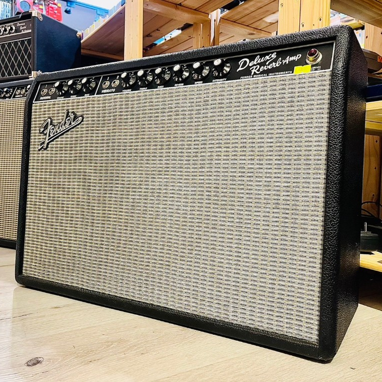 限定品】美品Fender 65 Deluxe Reverb 真空管 フェンダー 程遠かっ 