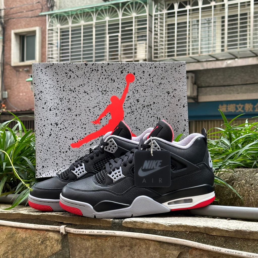 Bred 4 nike air on sale 2019