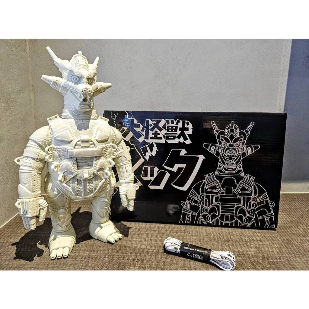 【500円引きクーポン】 找玩具】日本製限量60体KICKS LAB. X MILKBOY TOYS 大怪獸ZUKK その他