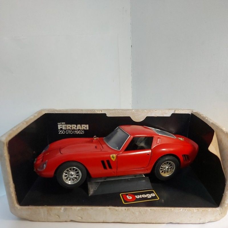 Bburago Burago Ferrari 250 GTO (1962) Code 3011 1/18 | Achetez sur