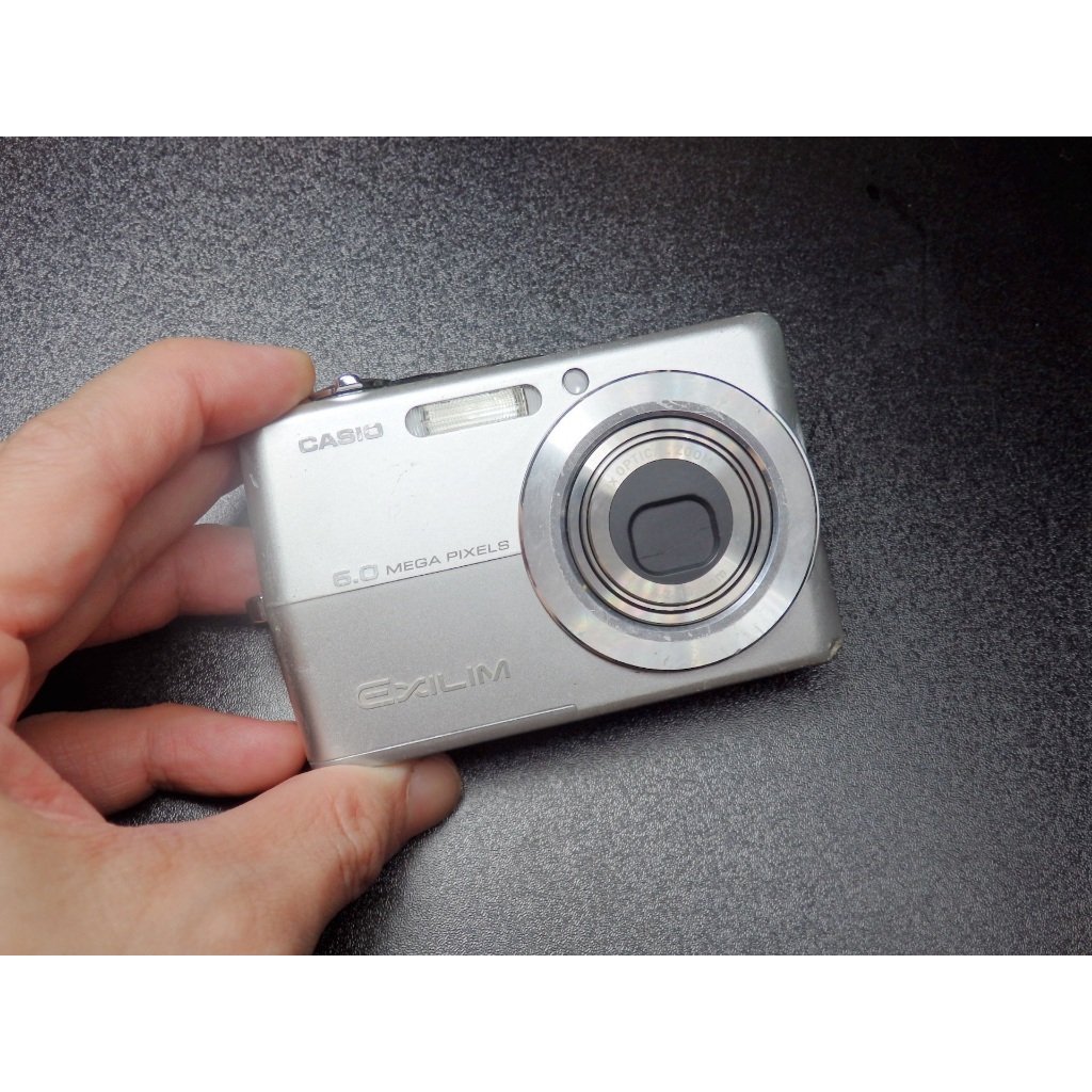 <>CASIO EXILIM EX-Z600 (CCD相機 / 600萬像素 / 防手震高ISO/銀)