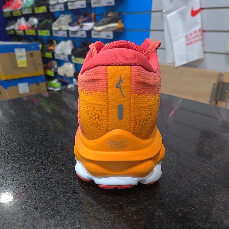 MIZUNO WAVE SKY 7 男款正常楦一般型慢跑鞋J1GC230255 粉橘厚底