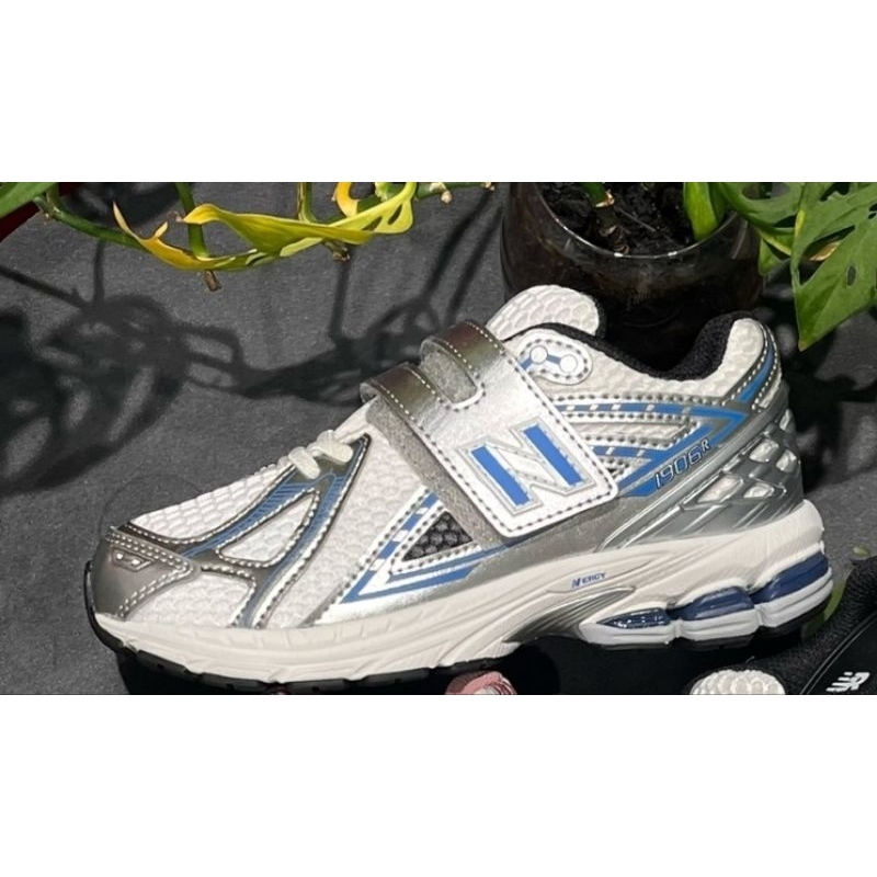 New Balance PV1906EB　PV1906EB 美品 New Balance ニューバランス キッズ スニーカー NewBalance 1906