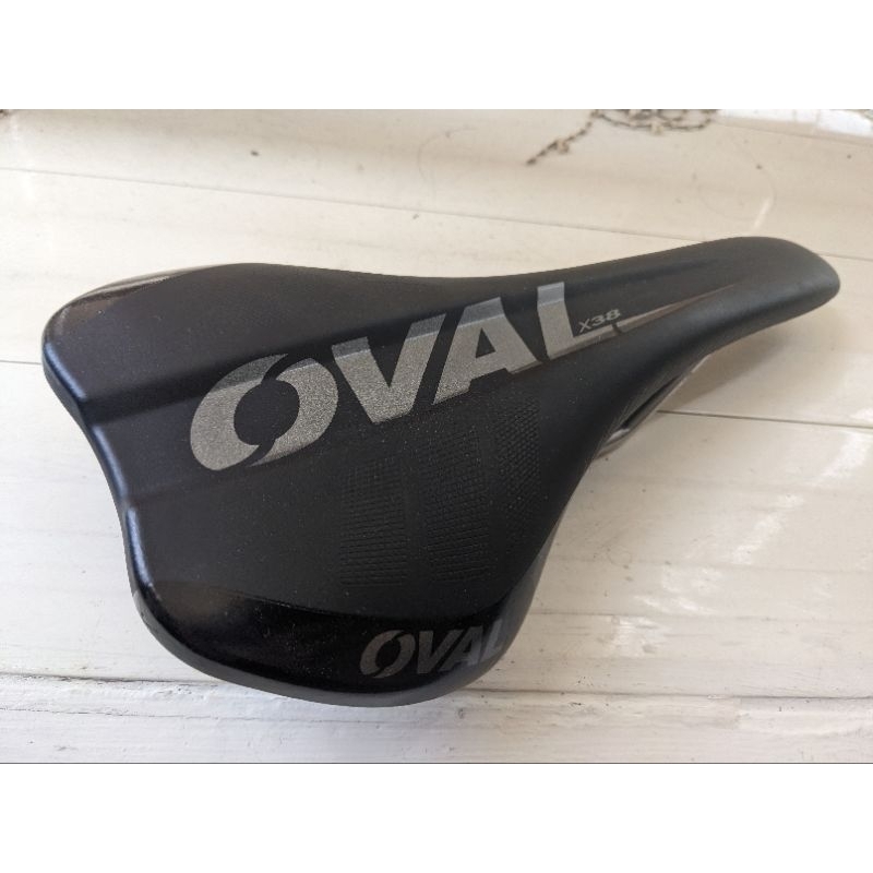 oval x38 saddle