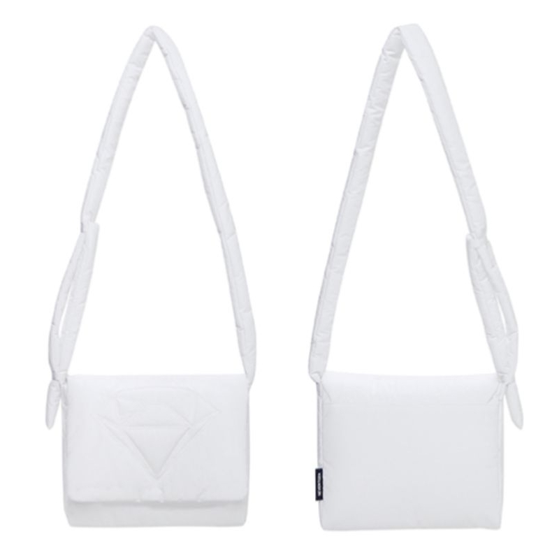 現品限り一斉値下げ！ SEVENTEEN in CARAT LAND CROSS BAG