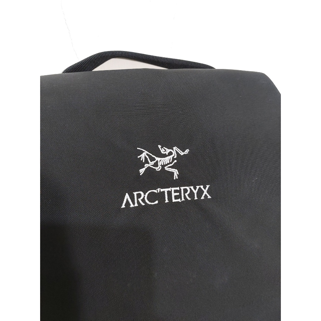 始祖鳥Arc'teryx Blade 6L 商旅通勤多功能電腦包筆電包公事包後