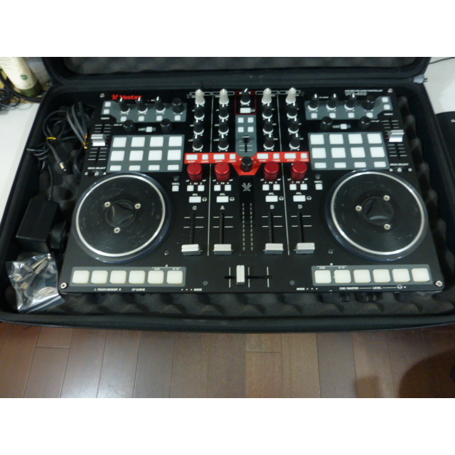 奇哥器材) Vestax VCI-400 4軌DJ控制器(含提袋) -----二手商品