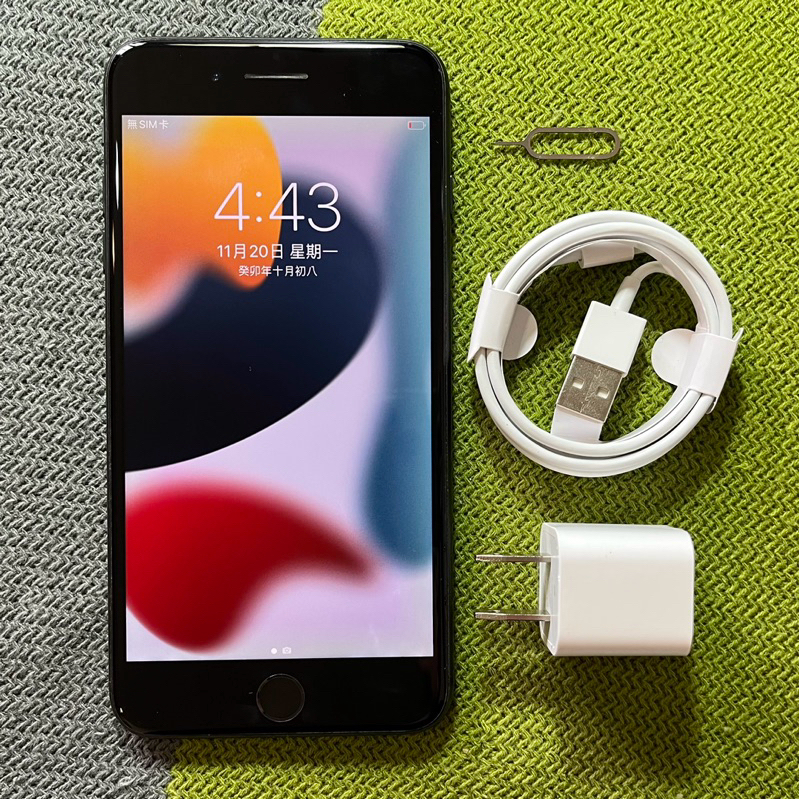 iPhone7Plus 128G 黑亮黑i7 7 plus 7plus i7plus 128 螢幕黃黃的有亮點  
