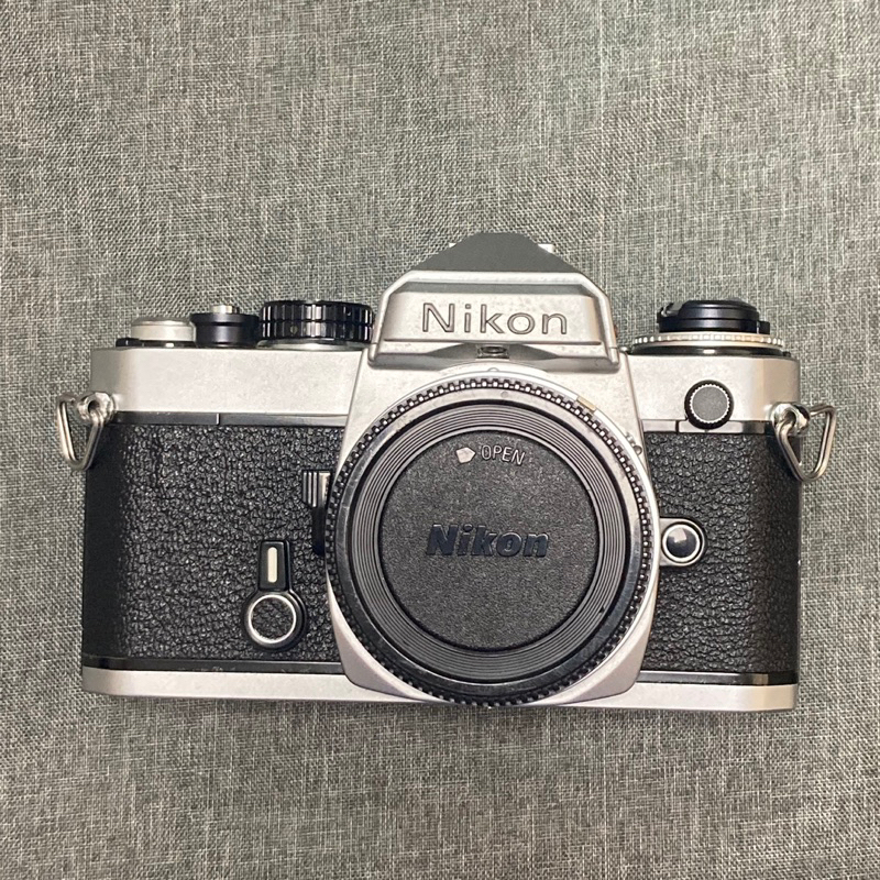 美品 Nikon FE + 原廠背帶、原廠配件