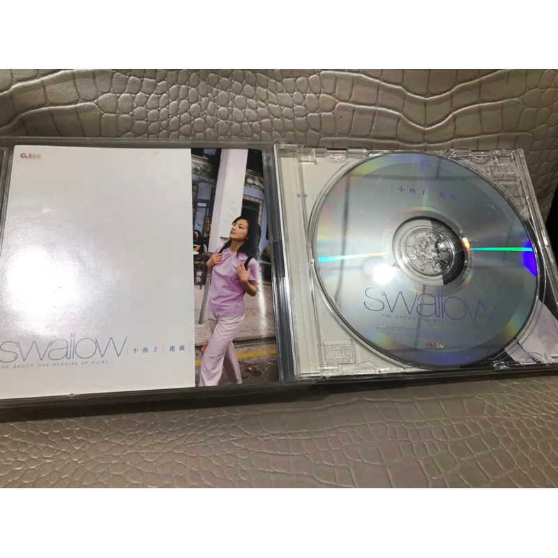 彩緁二手店趙薇〔小燕子SWALLOW〕趙薇同名專輯CD+VCD片美+歌詞保證讀取