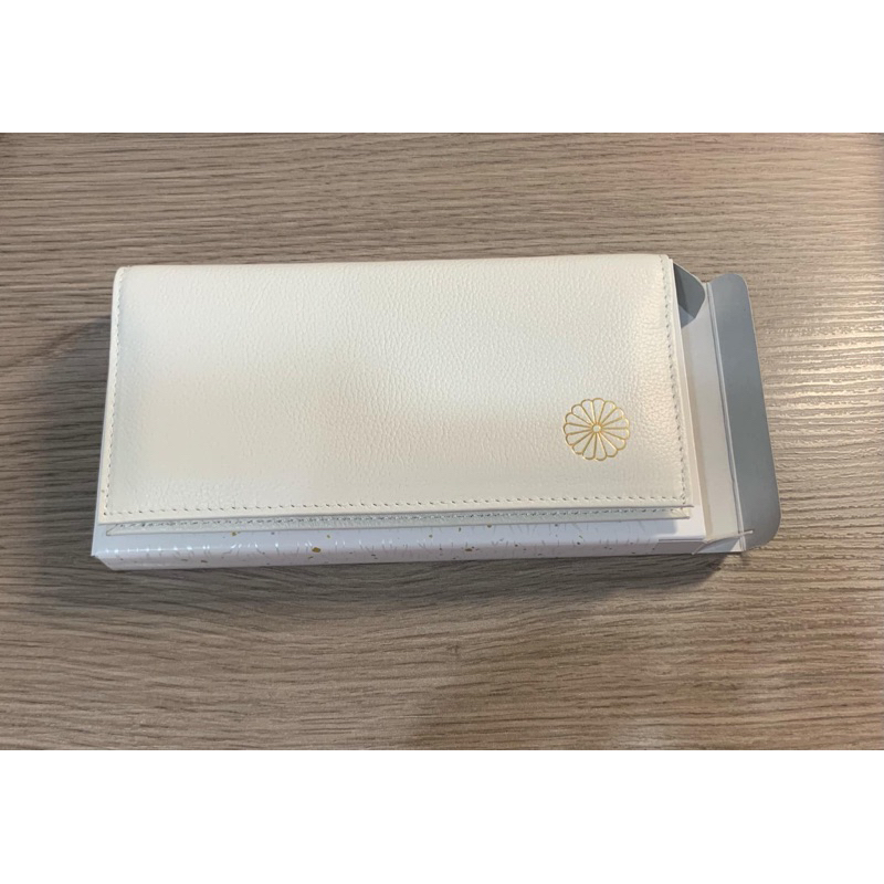 皇居限定 長財布 菊華紋章 ホワイト 牛革 バージョンアップ版！