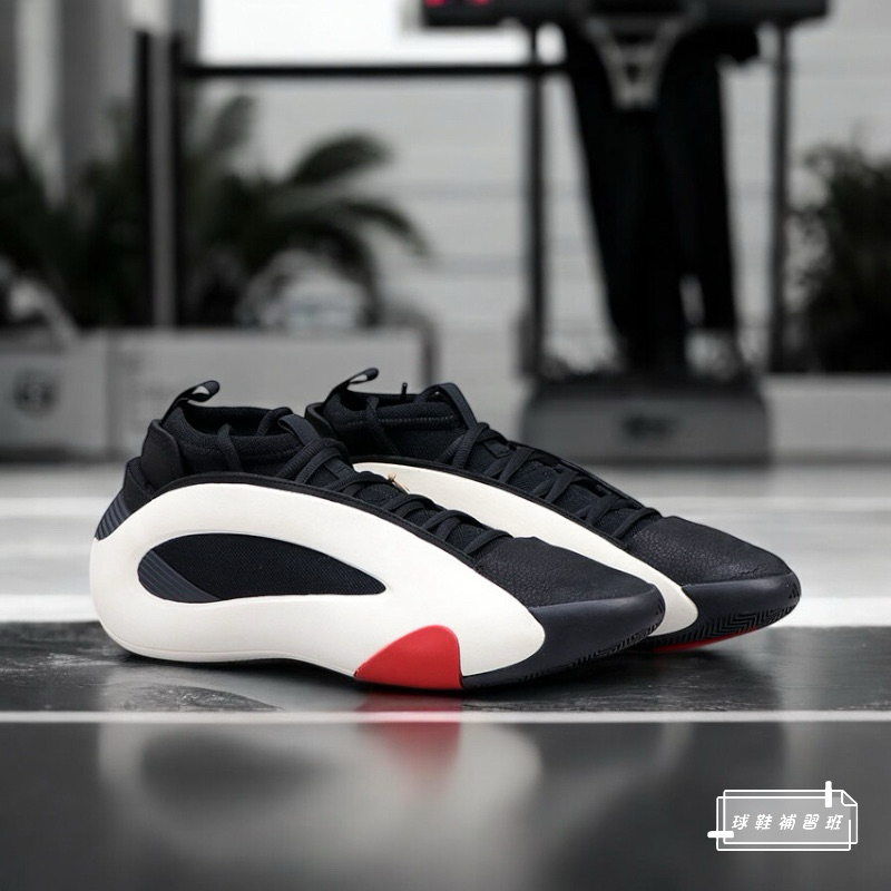 球鞋補習班adidas HARDEN VOL.8 PIONEER 殺人鯨黑白哈登緩震籃球鞋EVA  