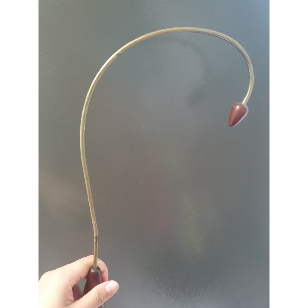金屬肩頸按摩錐 人體工學 背部穴道 按摩器 指壓 肩頸按摩 指壓 按摩搥背棒 | 蝦皮購物