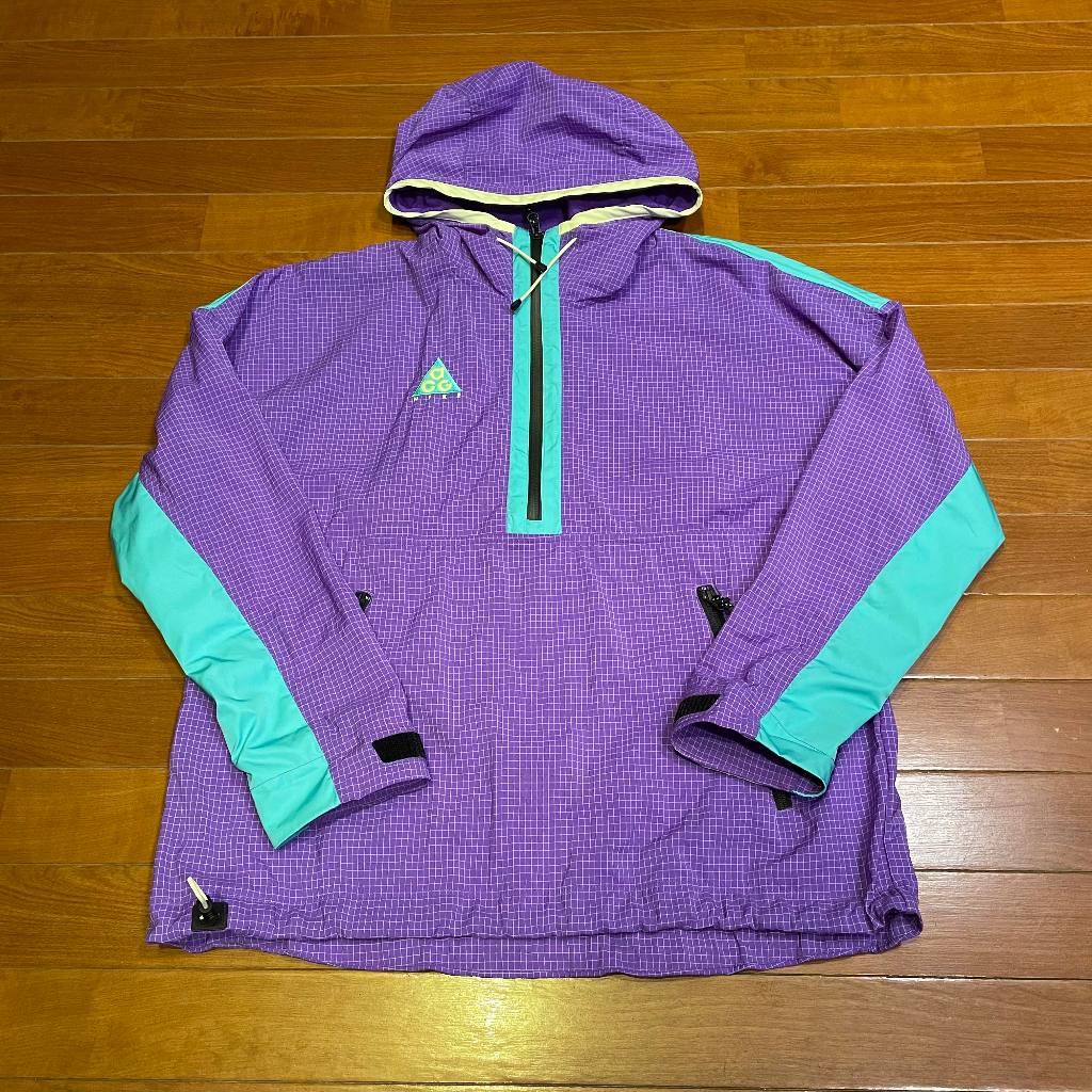 Anoraks. Nike CA