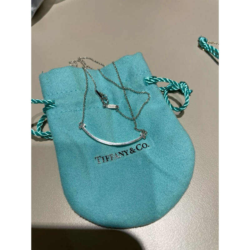 Tiffany t smile mini on sale necklace