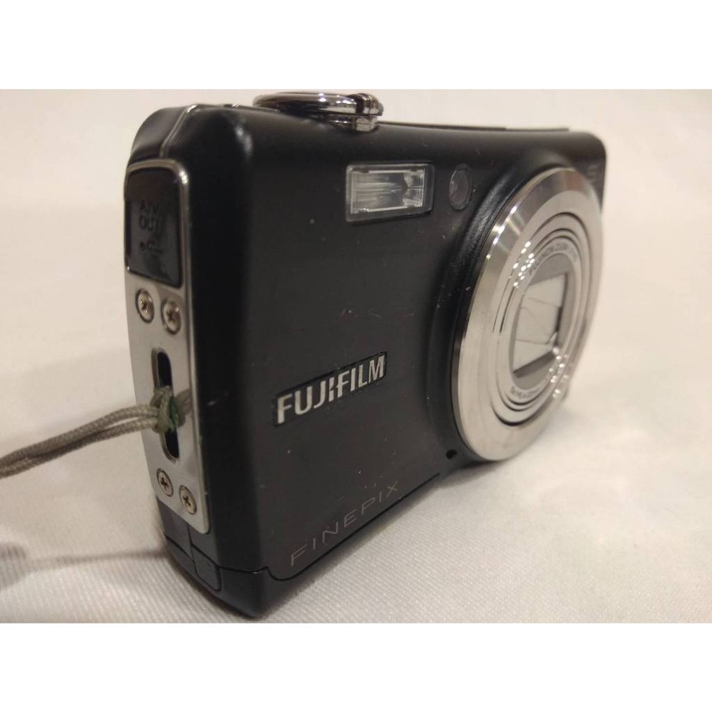 Fujifilm FinePix F100fd review: Fujifilm FinePix F100fd - CNET