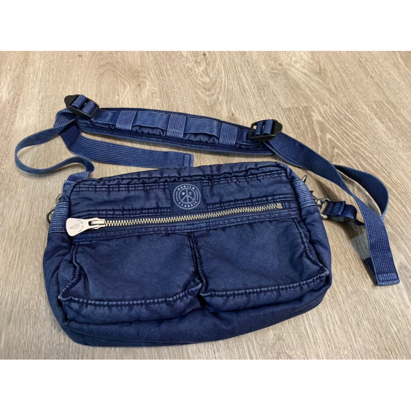 Blue shoulder new arrivals