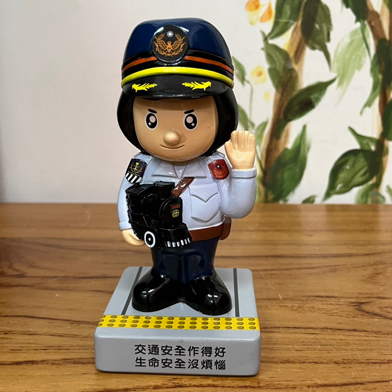 交通女警察公仔撲滿#117 | 蝦皮購物