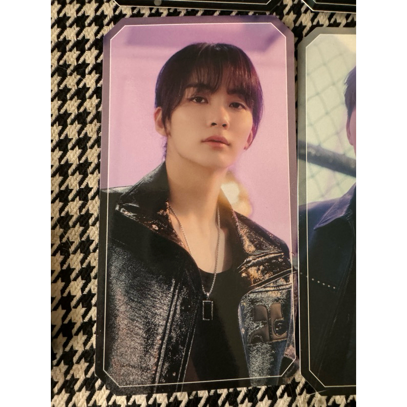 レア SEVENTEEN CAFE セブチ 缶バッジ ジュン 文俊辉 徽章 吧唧 【公式