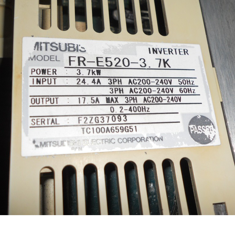 日本MITSUBISHI三菱變頻器FR-E520-3.7K 5HP 3相200-240V (缺上蓋 日本MITSUBISHI三菱變頻器FR-E520-3.7K 5HP 3相200-240V (缺上蓋