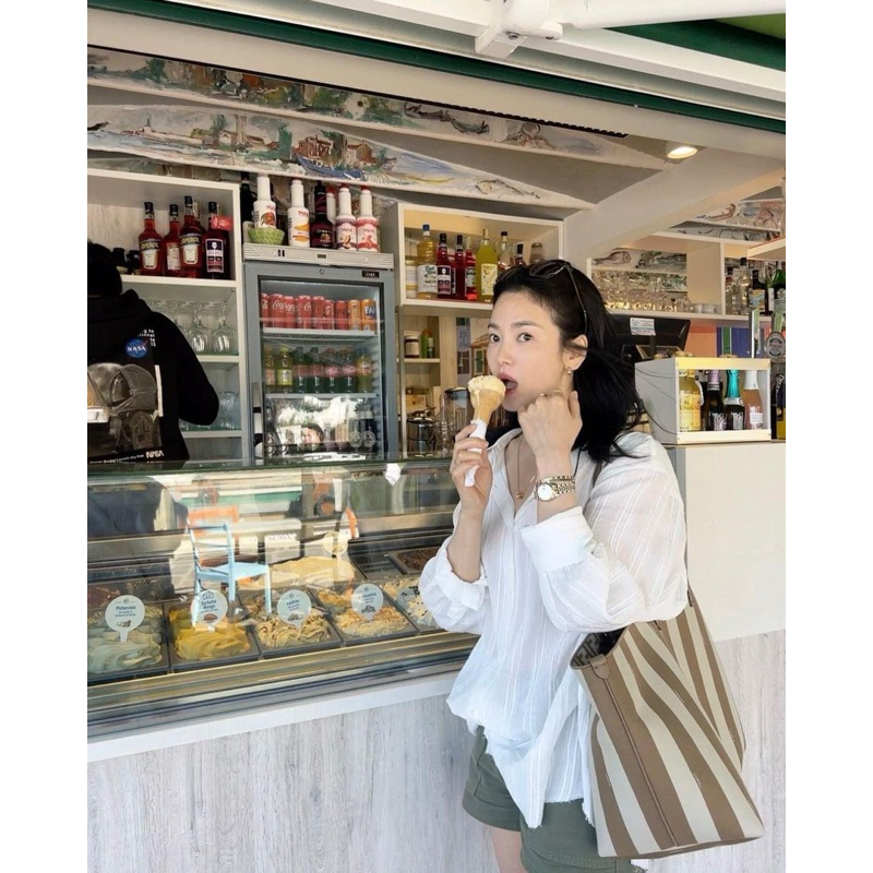 𝗣𝗲𝗻𝗻𝘆 𝗦𝘁𝘂𝗱𝗶𝗼】韓國moia透膚條紋襯衫✔️ 宋慧喬同款 𝗣𝗲𝗻𝗻𝘆 𝗦𝘁𝘂𝗱𝗶𝗼】韓國moia透膚條紋襯衫✔️ 宋慧喬同款