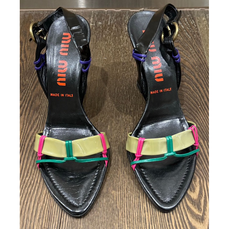 Miumiu正品楔型涼鞋37.5號| 蝦皮購物