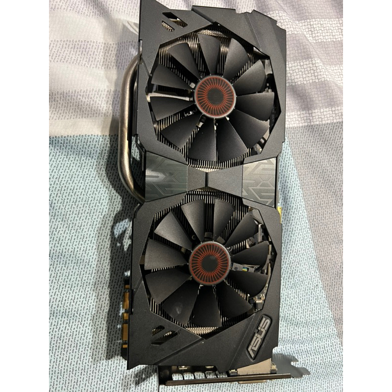 STRIX GTX960-DC2OC-4GD5, Asus équipe la GTX 960 de 4 Go de GDDR5