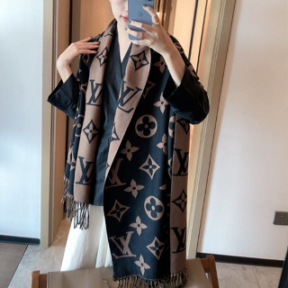 Shop Louis Vuitton Knit & Fur Scarves (M78237, M78159, M78160) by