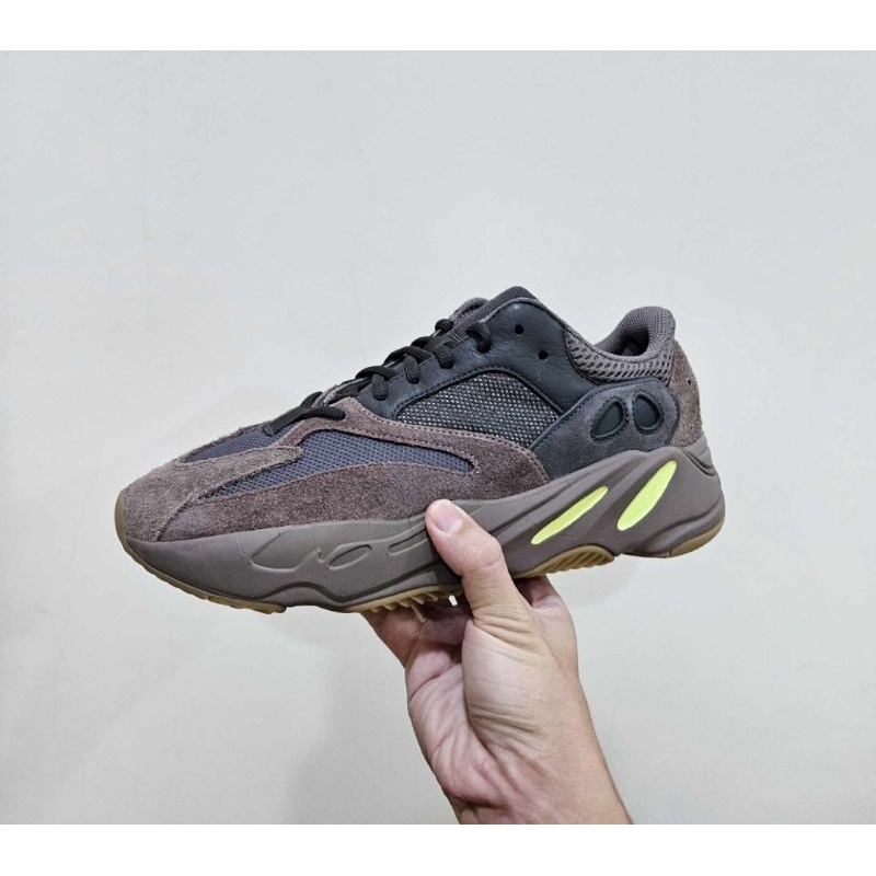 adidas gazelle silver green womens adidas Yeezy Boost 700 'Wave Runner'