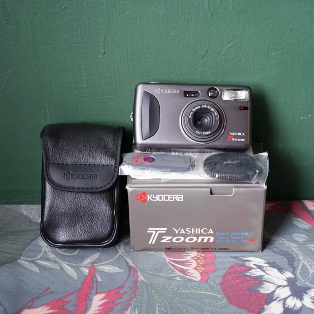 星期天古董相機】限面交YASHICA KYOCERA T ZOOM 28-70mm F4.5-8.0 底片傻瓜相機| 蝦皮購物