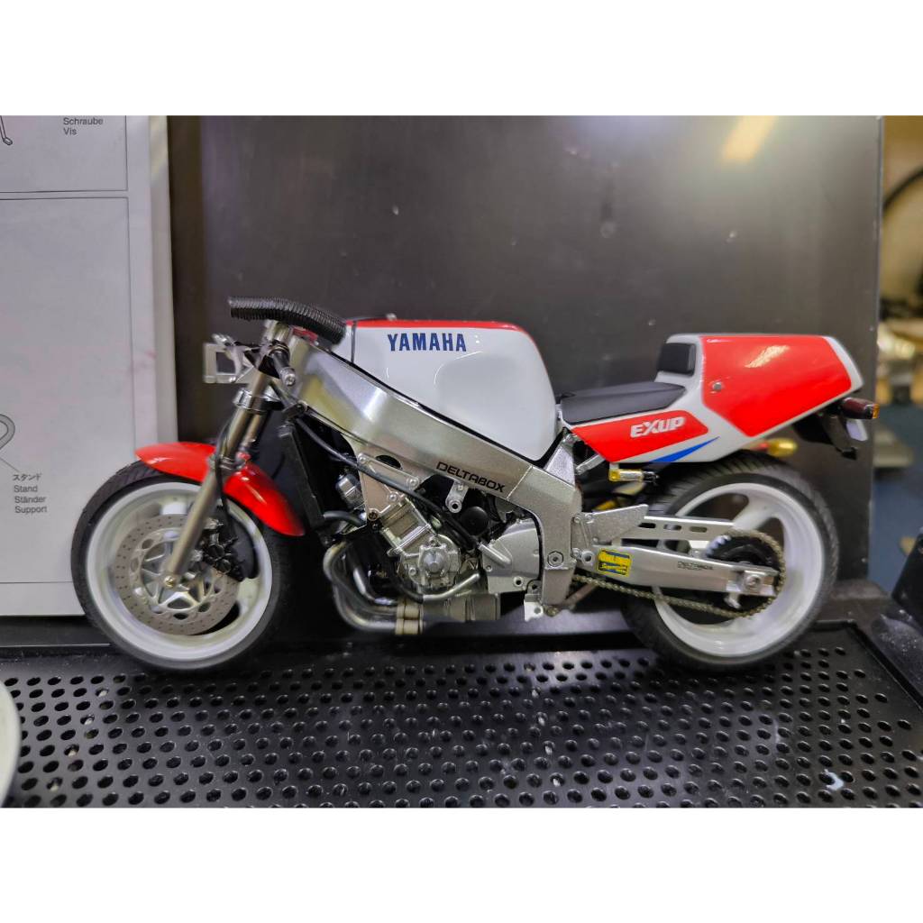 阿彰完成品] 已售出TAMIYA 田宮1/12 14058 YAMAHA FZR750R OW01 | 蝦皮購物