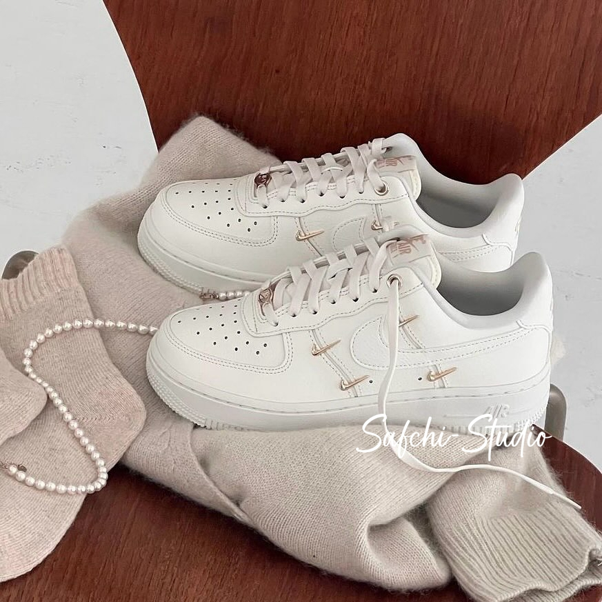 【Safchi-Studio】 NIKE AIR FORCE1 AF1 小金勾 泫雅同款 粉 白 FV3654-111 | 蝦皮購物