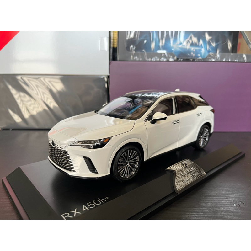 限定版1/18 レクサスRX450h ミニカー 模型 完成品 展示台付き 白