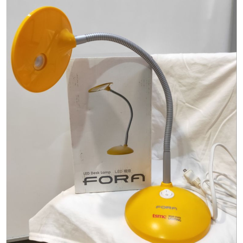 FORA LED檯燈 可自行調節角度 | 蝦皮購物