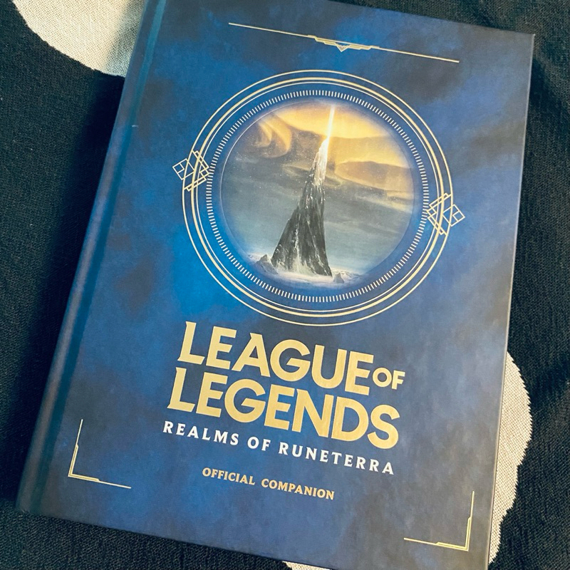 [進全新] League of Legends Realms of Runeterra 英雄聯盟 官方設定集 英文版 | 蝦皮購物