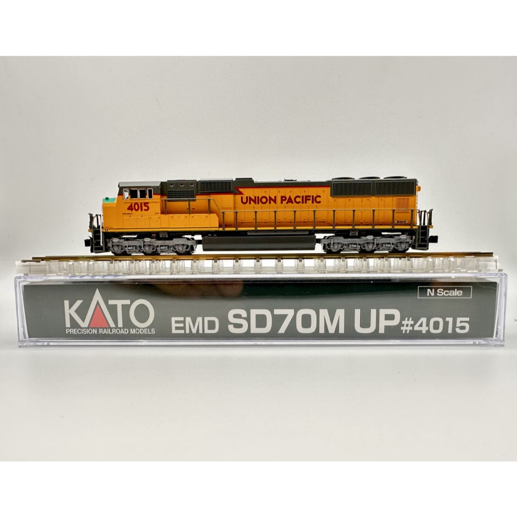 🏆【鐵模ファン】KATO 176-4015 EMD SD70M UP 