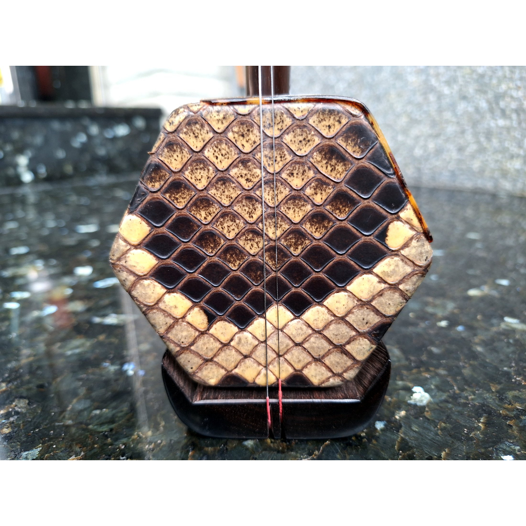 台南二胡專賣】萬其興製明清老紅木古月琴坊二胡台北基隆桃園宜蘭 台南二胡專賣】萬其興製明清老紅木古月琴坊二胡台北基隆桃園宜蘭