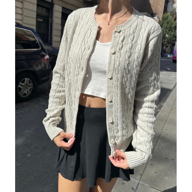 Brandy melville 2025 olsen sweater